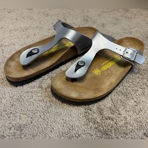 Birkenstock Gray Metallic Gizeh Sandal with Yellow Insole Print